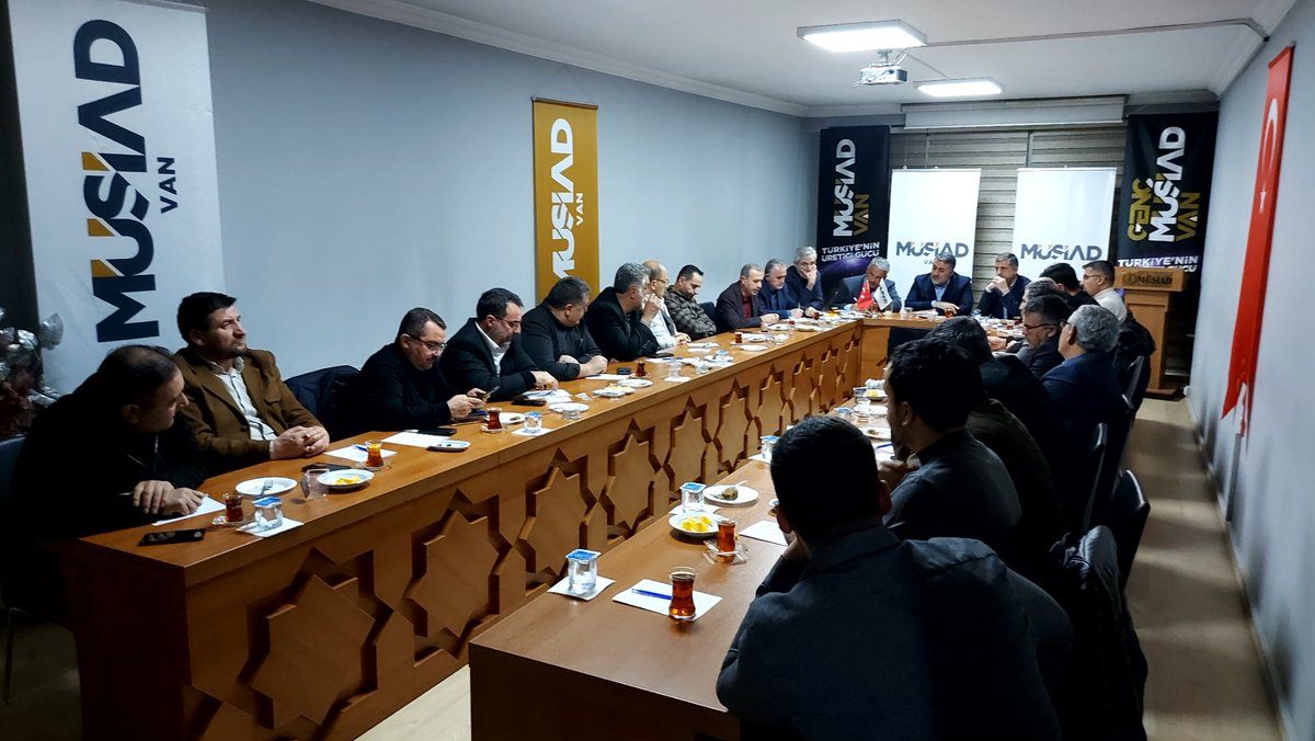 MUSIADVan's tweet photo. 2025 yılının ilk  DOST MECLİSİ buluşmamızı, dernek binamızda yaklaşık 15 ilim ve bilim insanıyla bir araya gelerek, Ülkemizdeki ve Bölgemizdeki gelişmeleri hasbihal ettik. Dostluk ve muhabbeti paylaşdık, Bir sonraki Dostlukta görüşmek dileğiyle!
@MahmutAsmali @ErtugrulBalibay https://t.co/fGSV2krqCc