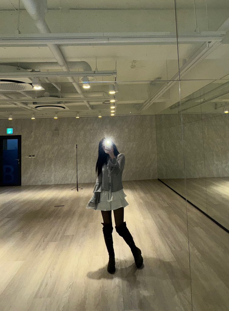 [#조아] 
헤헷-(✿◕‿◕)

#Weeekly #위클리
#Zoa