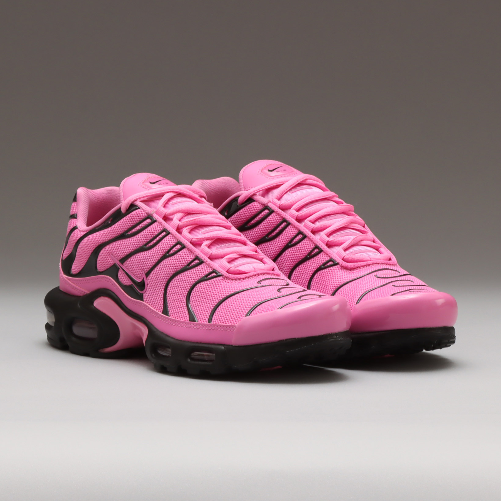 靴 nike w air max plus se pink NIKE W AIR MAX PLUS SE PLAYFUL PINK/BLACK（ナイキ ウィメンズ