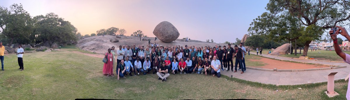 Photo souvenir du Global Partner Summit 2025 à Chennai  ! 

📍 Krishna's butter ball, Mahabalipuram, Tamil Nadu, India 

#Zoho #ZohoPartnerSummit2025
