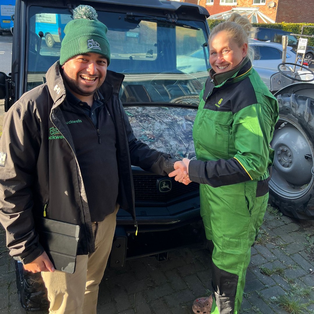 TuckwellGroup's tweet image. A Used John Deere XUV865M Gator delivered to Charlotte from Bag End Farm last Friday! 

If your interested in a low hours Used John Deere Gator please contact your local sales professional for further details!

 #JohnDeere #Gator #UsedMachine