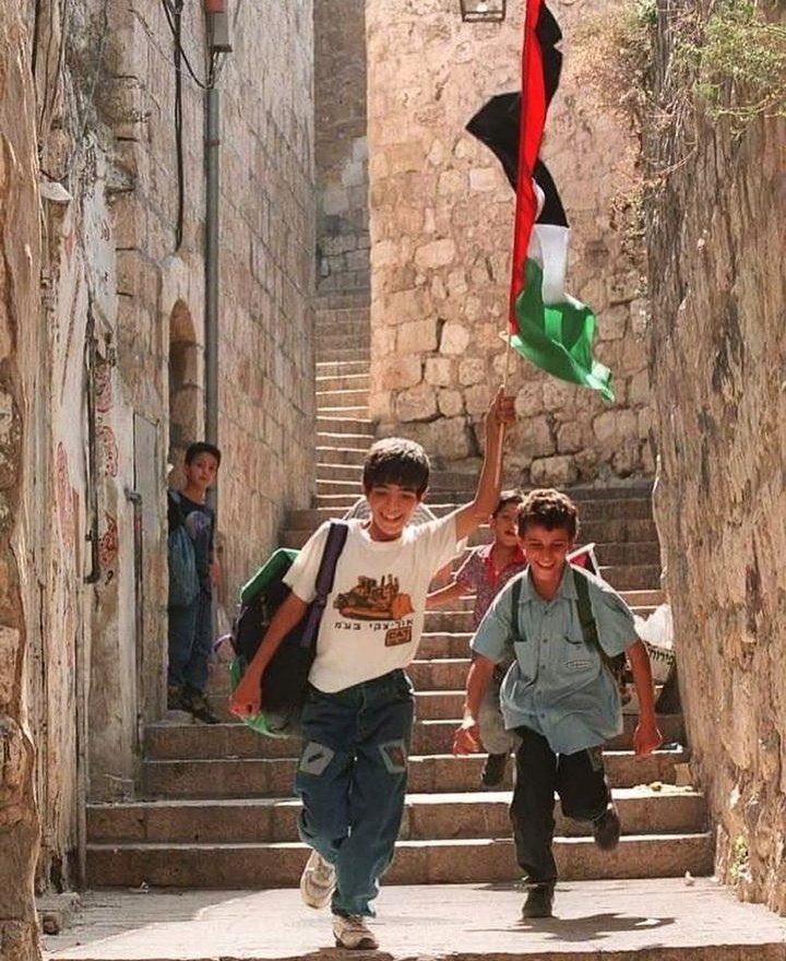 Çözülüyor,çözülecek  bir bir prangalar Allah’ın izni ve inayeti ile …