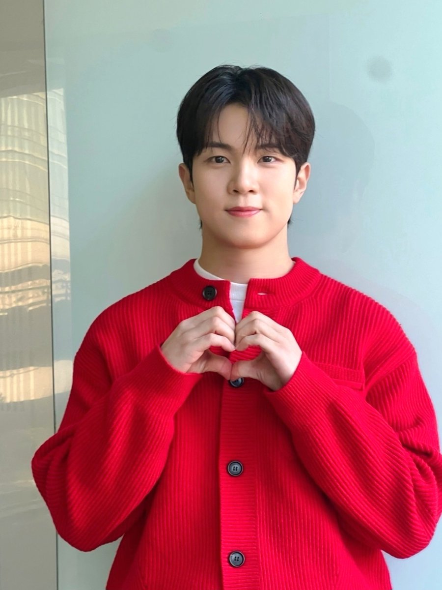 NFlyingofficial's tweet image. [Notice] N.Fia Check✔

📺 MBC 복면가왕
⏰ 6:05PM (KST)

#NFlying #엔플라잉 #유회승 #YooHweSeung