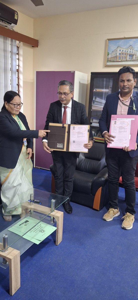 JorhatRfri's tweet image. Manipur University, Imphal (Manipur) signed an MoU with RFRI, Jorhat (Assam) on 15-01-2025 at Imphal in presence of Prof. W. Chandbabu Singh, Registrar, MU and Dr. Nitin Kulkarni, Director, RFRI, Jorhat who joined virtually from Jorhat.