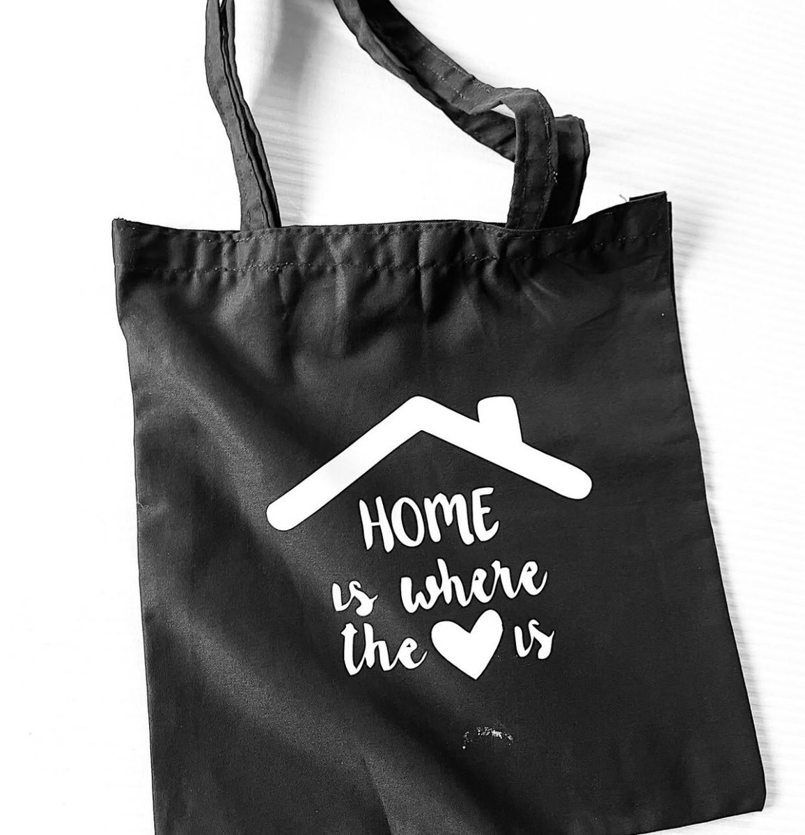 A reminder that @thskilledwomen makes beautifully crafted tote bags made with love. Available in different designs @tswini_handmade 

#tswini 
#idp 
#changingnarratives