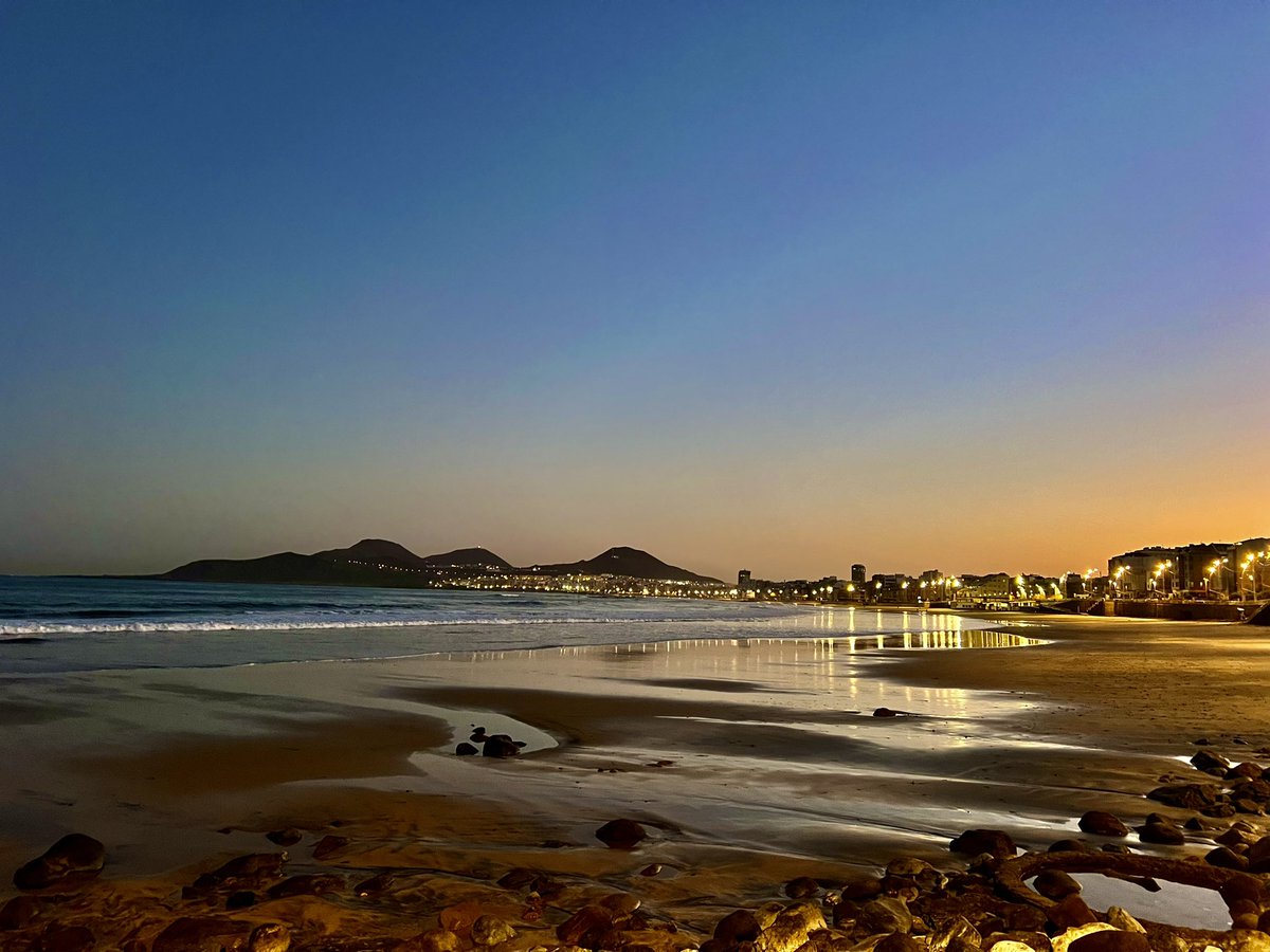Buenos días!☀️🐠
Feliz Jueves! 🙃🤸🏻

<a href="/LasCanteras/">Mi playa de Las Canteras 🏊🏻‍♀️🦈</a> 
<a href="/EmocionesCan/">Emociones Canarias</a> 
<a href="/VickyPalmaMeteo/">Vicky Palma</a>