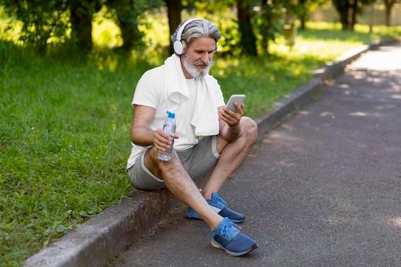 EspaceDiabete's tweet photo. [#Sports] Après 60 ans, le cerveau a besoin d’activité physique 

Pour lire l'article, rendez-vous sur L'Apple Store et Google Play :
👉 Pour Iphone📱 : My Espace Diabète
👉 Pour Android 📱: https://t.co/dn1jGilIvM https://t.co/IOqAmXUp7q