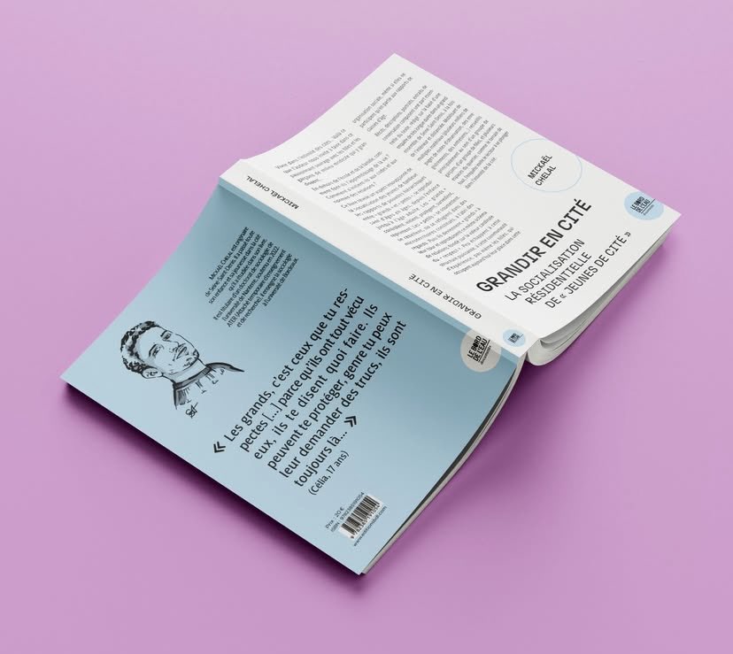 Ça y est il est là ! « Grandir en cité » est officiellement dispo aux <a href="/BDLditions/">BDL éditions</a> 🙏🏼🎉🥹 Vraiment beaucoup d’émotions, 7 ans (en réalité bien plus) d’enquête ethnographique auprès de jeunes filles et garçons d’une cité de Seine-Saint-Denis, le sommaire en dessous ⬇️⬇️⬇️