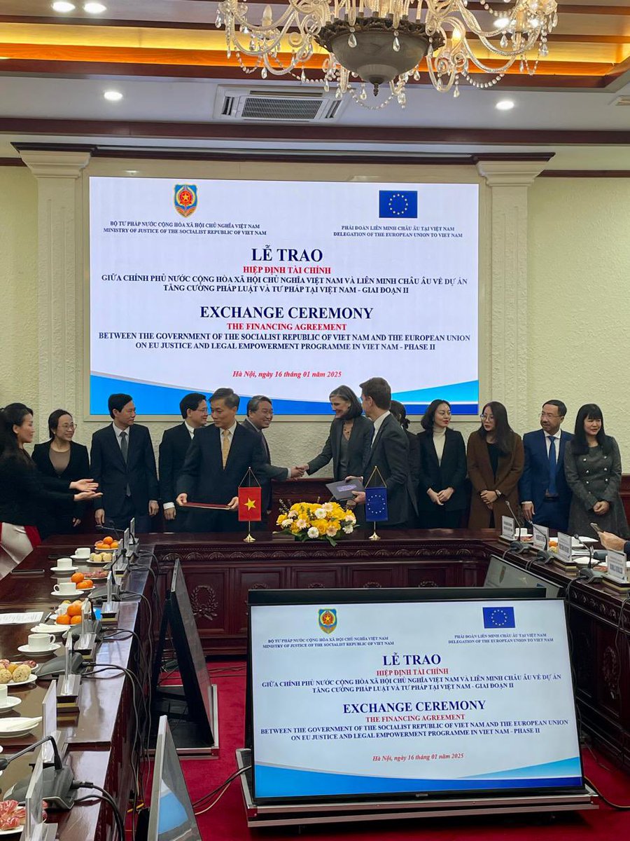 The #EUJULE Phase II was officially kickstarted with a signed Financing Agreement b/w the Vietnamese Govt 🇻🇳 &amp; the European Union 🇪🇺. We look forward to a fruitful journey of strengthening Viet Nam’s rule of law &amp; justice system through the strong collaboration with our partners.