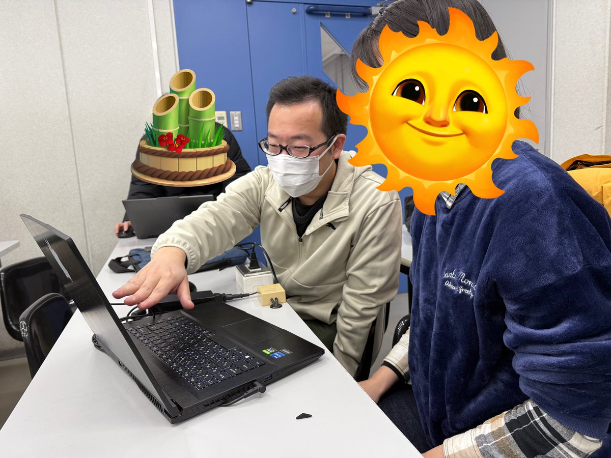 K_game_cat's tweet image. 先日、大阪国際工科専門職大学さんにて会社説明会を行いました!学生の皆さんが熱心に質問されているのが印象的です✨
#ケーツー #ゲーム会社
#大阪国際工科専門職大学 さん
#ありがとうございました🌞
#校舎にあったマネキンとの一枚📸
#2025年はこのマネキンのようにスマートな投稿をしていきます🫡