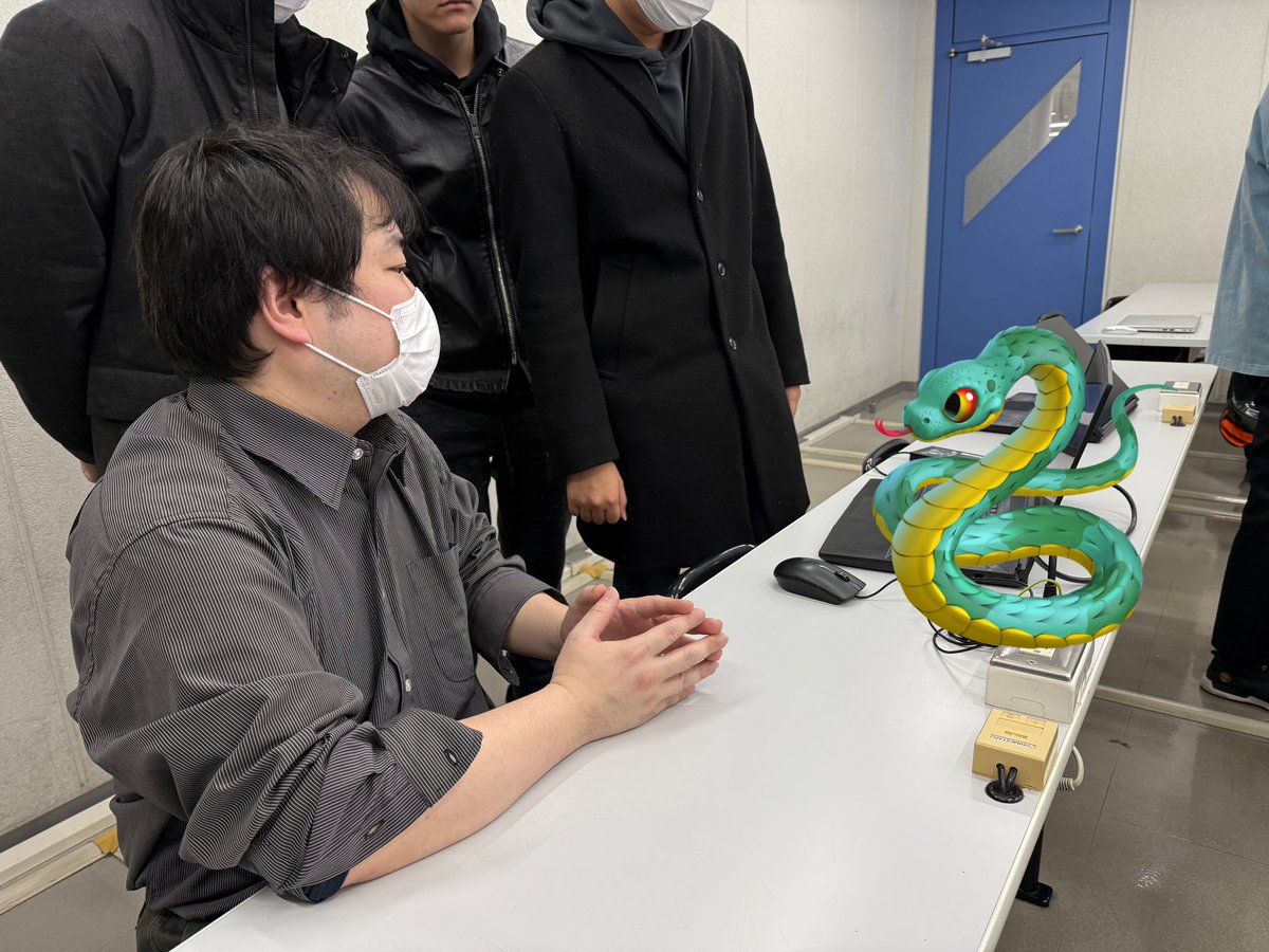 K_game_cat's tweet image. 先日、大阪国際工科専門職大学さんにて会社説明会を行いました!学生の皆さんが熱心に質問されているのが印象的です✨
#ケーツー #ゲーム会社
#大阪国際工科専門職大学 さん
#ありがとうございました🌞
#校舎にあったマネキンとの一枚📸
#2025年はこのマネキンのようにスマートな投稿をしていきます🫡