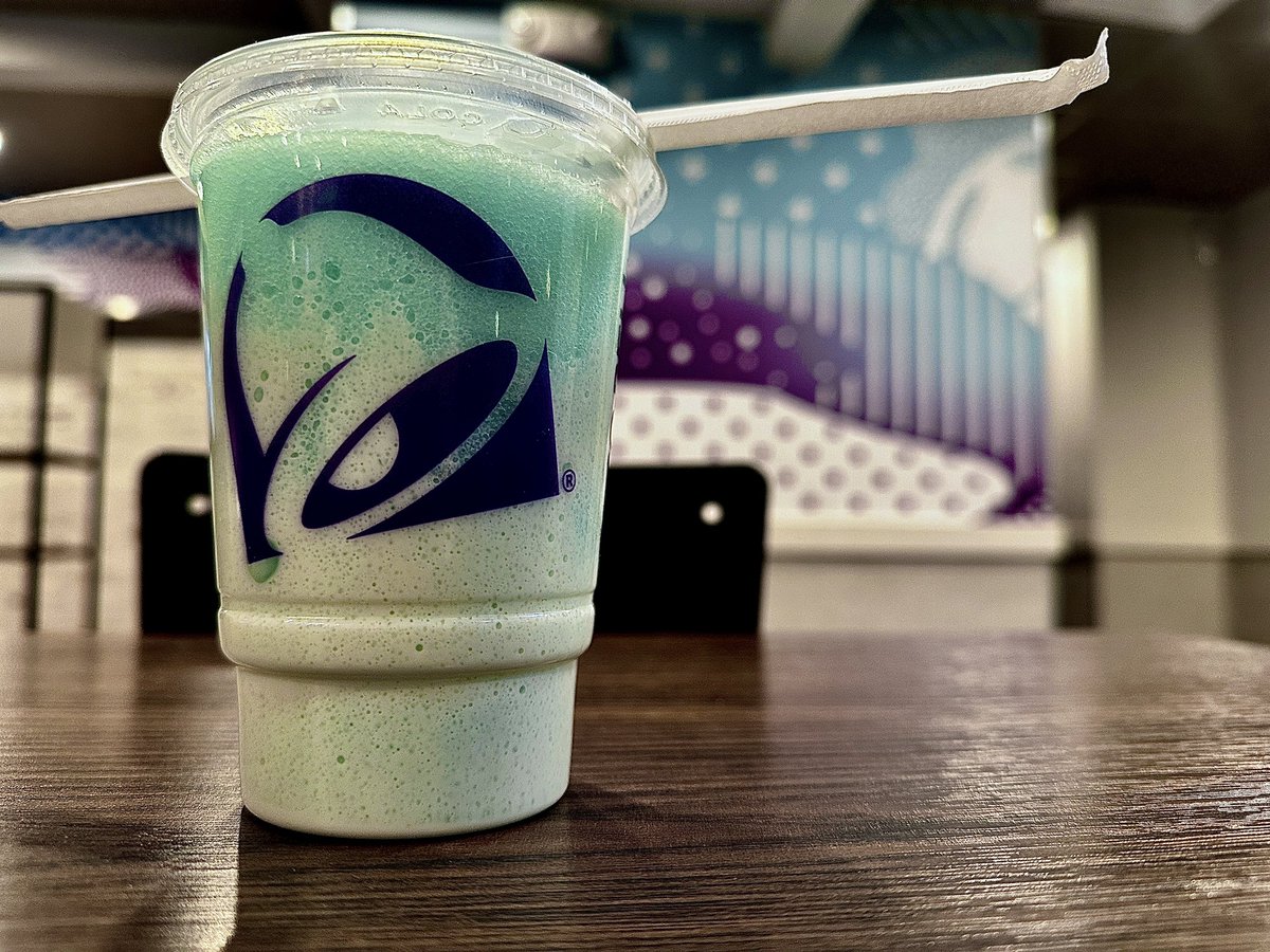 DJTYPHOON007's tweet image. Hey @tacobell hire me #promophoto #bajadream