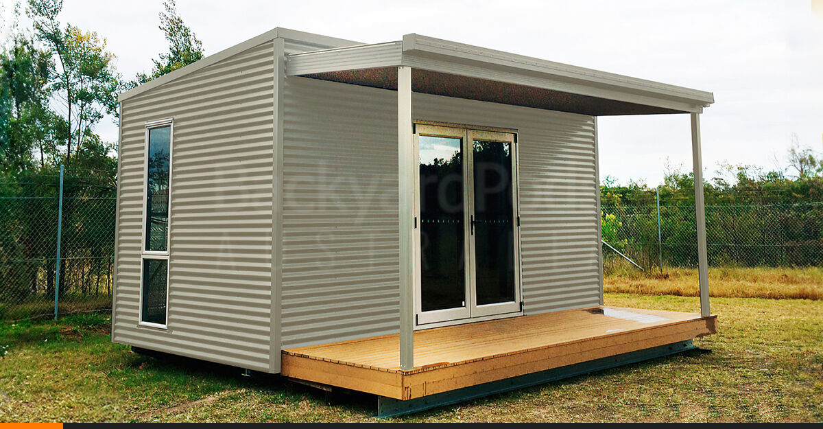 Backyard_Pods's tweet image. Our #BackyardPods are available in the full range of genuine #Colorbond colours – classic and contemporary. In this example, the exterior wall cladding is #PaperBark. What colour would you want your #grannyflat to be?

#flatpackcabin #backyardstudio #studiokit #grannypods