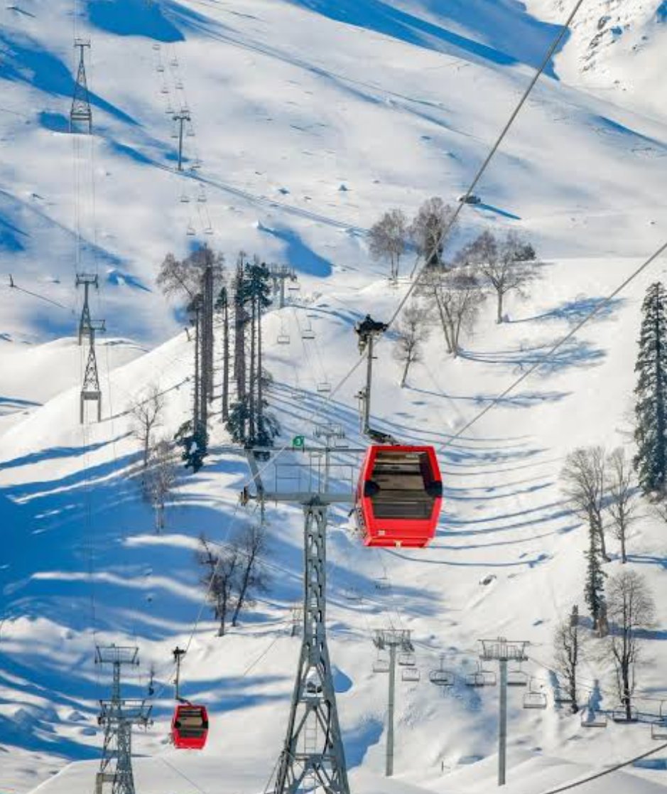 FunTime_Travels's tweet photo. Gulmarg Gondola is the second highest cable car in the world, the highest in Asia and the world's longest operating cable car.
#gulmarg #Kashmir #cablecarride #kashmirbeauty #gulmargkashmir #gondola #snowinkashmir https://t.co/ppaRupQTuQ