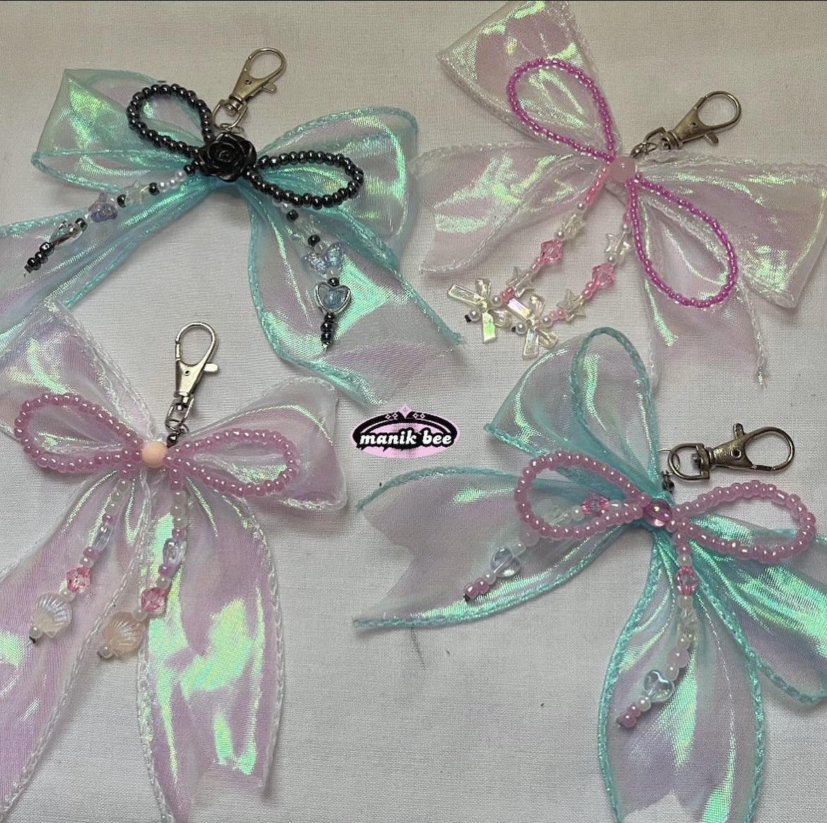 [help rt/like] 💭

𖠵 interest check !!

Wahai penghuni x yang cantik dan kaya raya, aamiiinnn  

Aku kan rencananya mau open Keychain di online (on pict), harganya 15k incl pack dan adm oren tapi limited stock 𖢷 

Yg mau di tag, drop ur @ ya! thank you ୨♡୧