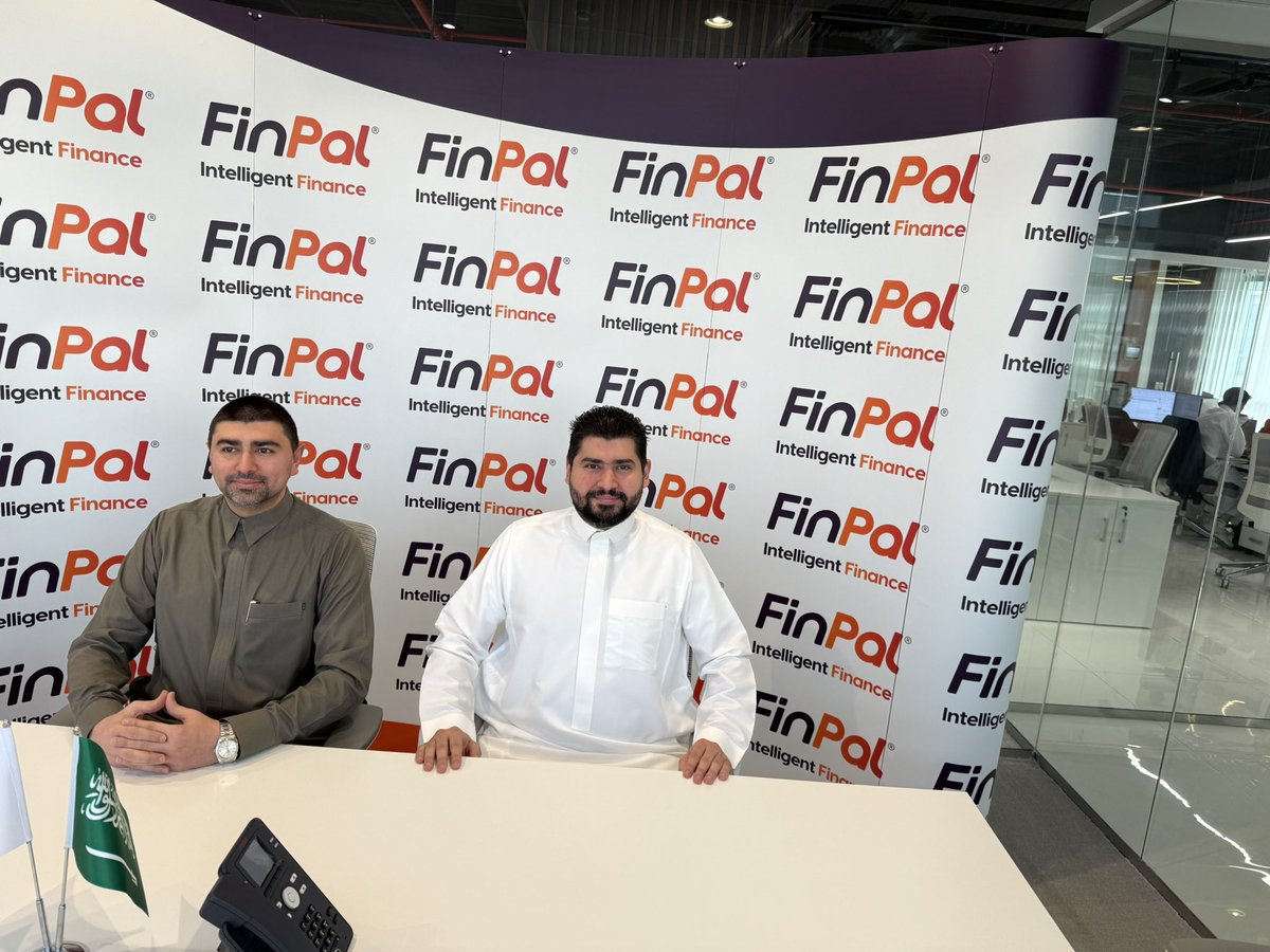 moaidmahjoub's tweet photo. So proud of my dear brother Mohannad Mahjoub achievement on developing the #FinPal financial services to enable customer to make smart financial decision. 
#PetrominCorporation https://t.co/WC4aWlX3As