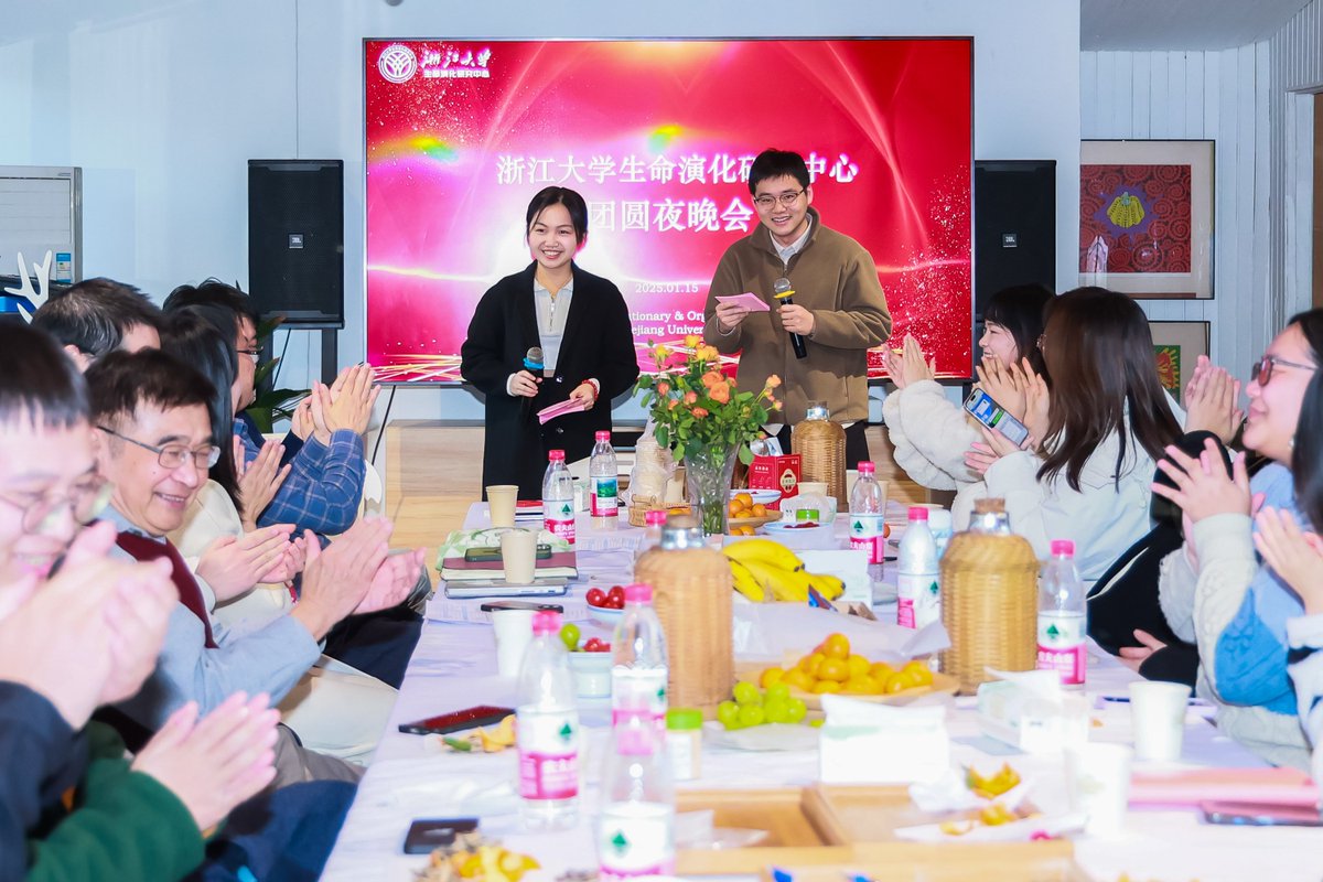 EvolutionaryC's tweet photo. Exciting times! 🥳On January 15th, we hosted our annual meeting for 2024, bringing together experts, researchers, and students to share knowledge and inspire new ideas. Looking forward to continued innovation and collaboration in the field of evolutionary biology! @ChungIWu1 https://t.co/OQnnSLdLbt