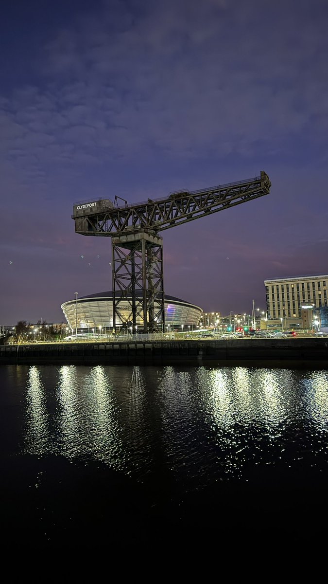 JohnScale's tweet image. Beautiful sunrise in Glasgow this morning