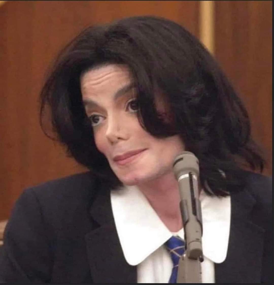 I'm an army with NO armybomb, 0 bts album or merch, never been to bts concert or any even, never got a rply or get noticed by bts, never saw bts irl.... yes, I'm an army.