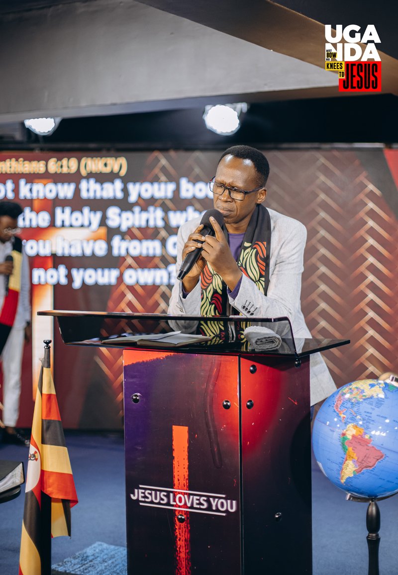 PastorBenOchola's tweet photo. Wechoose faith over fear!Uganda will stand in the strength of theLord. 
#ugandamustbowherkneestojesus
#FaithOverFear"
#JesusOurRock
#UgandaForJesus
#PrayForUganda
#revivaltime https://t.co/Jf84GHIi13