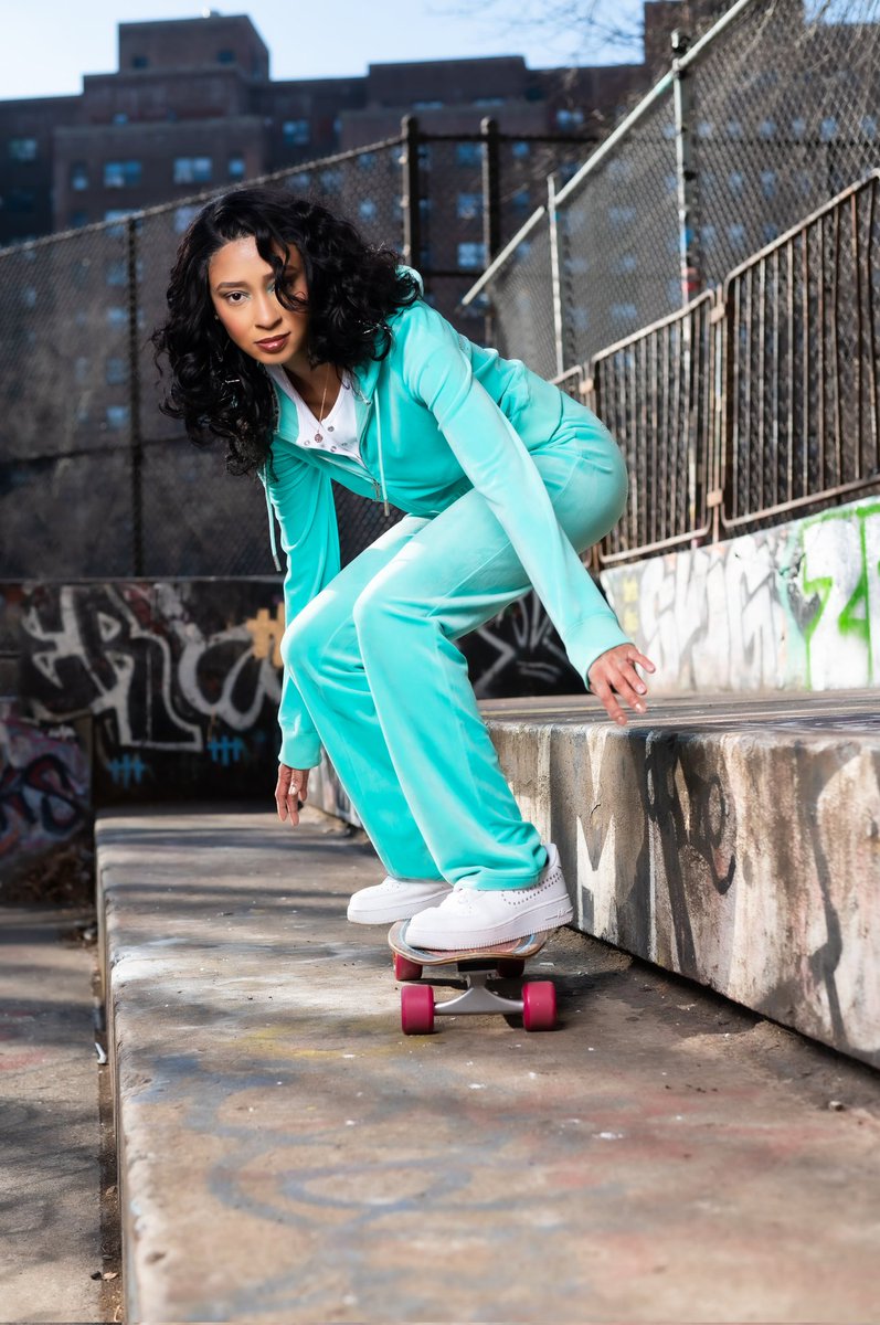 Action eliminates doubt. 
.
.
#photography #photoshoot #picoftheday #portraitoftheday #portrait #followyourdreams #skategirl #newyorkcity #Portraiture #skateboard #skatepark #instaportrait #modelnyc #action #passion #nofilter #natural #stillfly #beauty #portraitsnyc #fashion