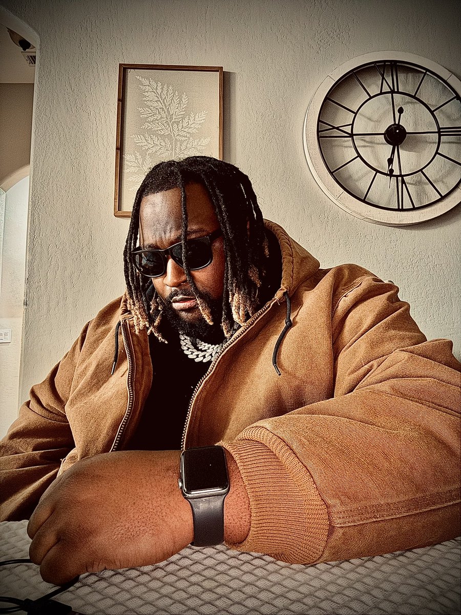 KingLabOx's tweet image. This is 40! Happy Birthday to me! Blessed beyond measure in this life, and incredibly thankful to see this day 🙏🏾💎🎂🎉