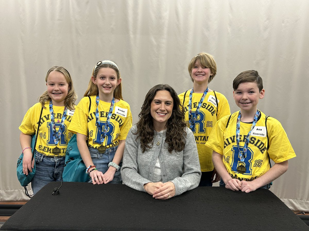beckergaile's tweet photo. Congratulations to Riverside elementary, our Battle of the Books champions for this morning! Special thanks to our host: @brooklinnrae @WichitaUSD259 @usd259libraries https://t.co/6BtLt9ooid