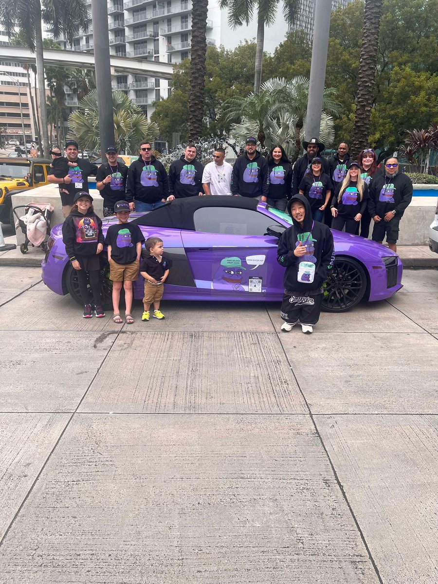 purplepepes0l's tweet photo. The Purpe family is here at Wagmi LFG https://t.co/c8P6rTVR50