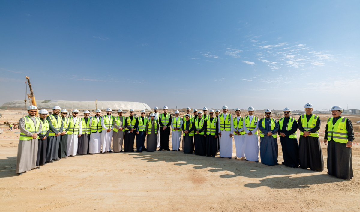 #حدائق_الملك_عبدالله في الرياض تقترب من الإنجاز كواحدة من أكبر الحدائق المغطاة عالميًا، بمساحة 2 مليون متر مربع، وتضم المتحف النباتي المصمم على شكل هلال و7 حدائق تستعرض تطور النباتات عبر العصور، مع 1400 نوع وأكثر من نصف مليون نبتة، بينها نباتات وأشجار نادرة