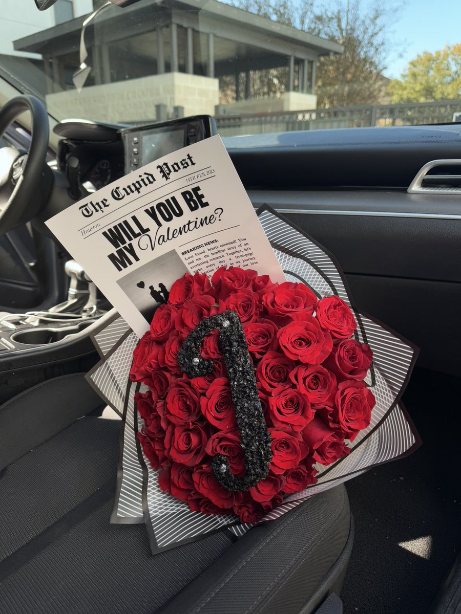 TJSLAYSS's tweet image. I’m a florist in the Houston Texas area, I am here to make sure your girlfriend has a  Valentine’s Day to remember.🥹💕
DM ME. 🫶🏾