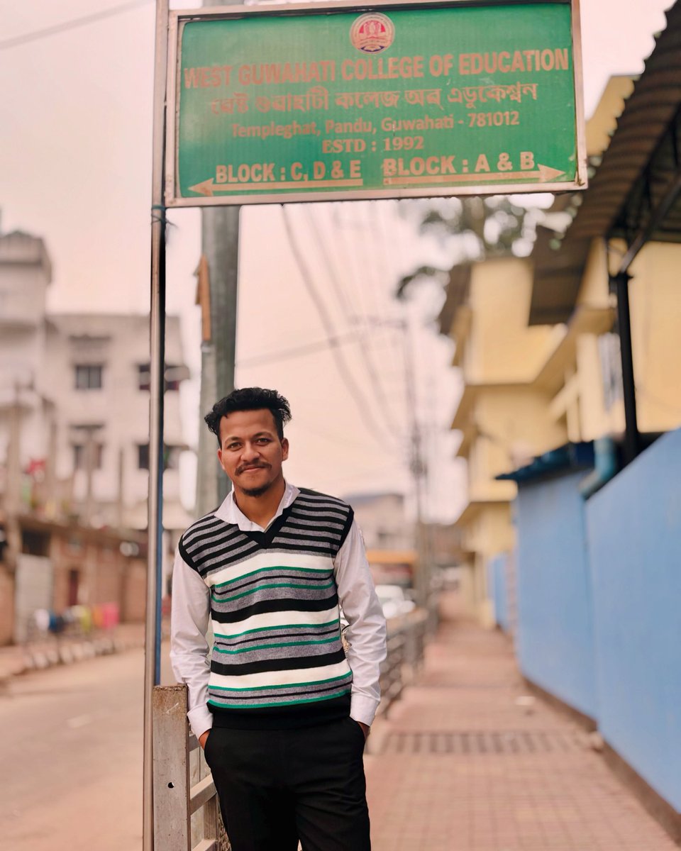 AsomChiranjit's tweet photo. B.Ed life 👨🏻‍🏫 https://t.co/ZXS4ePpfWD