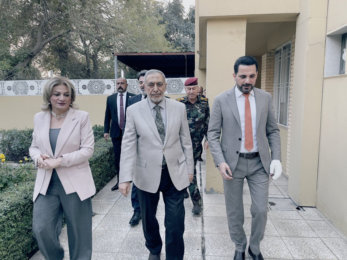 srwa_qadir's tweet photo. في لقاءين منفصلين، تشرَّفنا بزيارة رئيس مجلس الوزراء السيد محمد شياع السوداني، حيث استقبله رئيس حراك الجيل الجديد شاسوار عبدالواحد، وتم خلال اللقاء بحث الأوضاع السياسية في البلاد وقضية رواتب موظفي الإقليم. كما استقبل عبدالواحد رئيسَ مجلس النواب، وتم التباحث حول العمل البرلماني ودعم المؤسَّسة التشريعية لتأخذ دورها في قيادة المرحلة ..