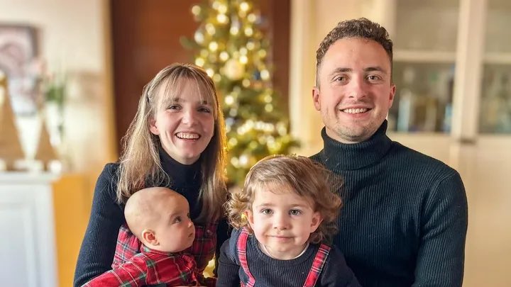 Ihr Lieben,

mit nur 26 Jahren ist ein früherer Parteikollege von mir unerwartet an einer Lungenentzündung verstorben. Er hinterlässt seine 23jährige Ehefrau und zwei kleine, zuckersüße Kinder. 

Karl war ein toller Mensch und sein Tod schockt mich zutiefst.

Wenn Ihr die