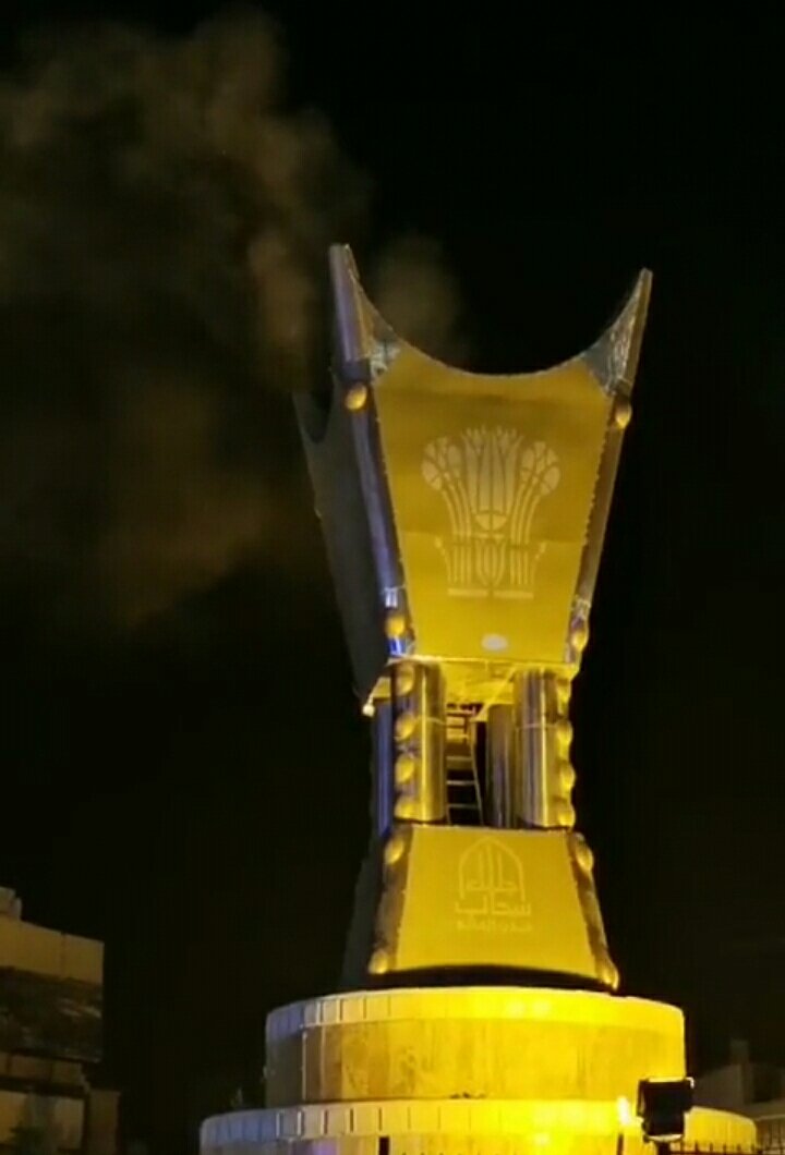 #هوا_سحاب  برائحة ممزوجه بعطور العود والتي تجمع بين قوة الرائحة والذوق الرفيع لإضفاء شعور الراحة و الإنتعاش ليومك 
فاخر ومميز 🤣