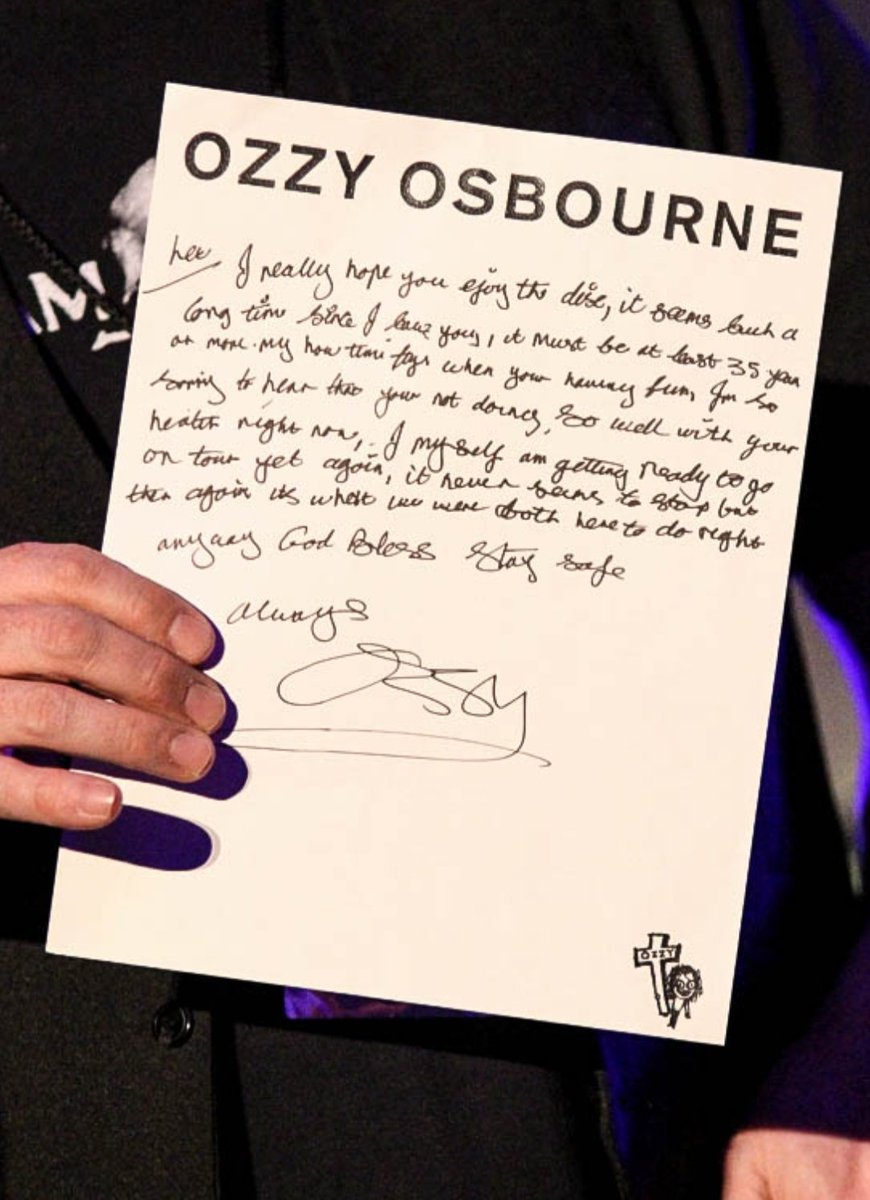 SukursalRock's tweet photo. Did you know that on January 23rd, 2019, Ozzy Osbourne sent a letter to Lee Kerslake some months before that he passed away?
โRock evolves, we must also evolve with it.โ (Sukursal Rock)
#RockIsLife #Friends #Evolve #LetLoveRule #Ozzy #Lee #RockOn #NoHate Photo ยฉ Ron Lyon/HOHMH ๐๐ฝ https://t.co/w0fUBxzL5O