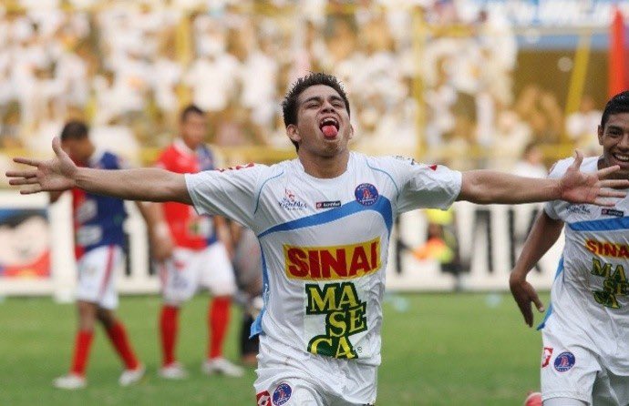 AlianzaFC_sv's tweet photo. 💬🅰️ Y como dijo mi eterno capitán: "A los de oriente y occidente ya pueden estar tranquilos, se retira PAPÁ." 😌

#Eterno22 https://t.co/OKsXTggMbN