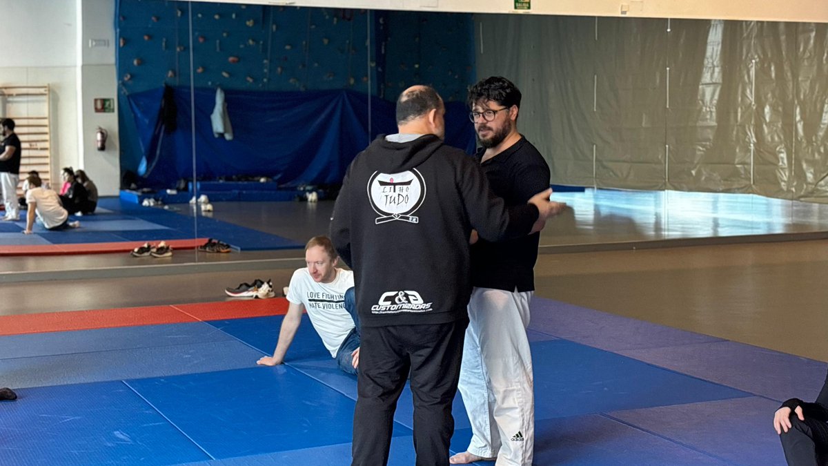 PeopleBronx's tweet photo. Day 4 
🥋Adaptations of the Safe Fall Safe-Schools Program for Special Population
&amp;  
🥋Trauma-Informed and Values-Based Coaching in Martial Arts and Combat Sports, 
hosted by Universidad de Sevilla!🇷🇴🇪🇦

#ErasmusPlus #EC #ANPCDEFP #BronxSportClub #FALLIMAG4JUDO https://t.co/ngjLPC0Z7A