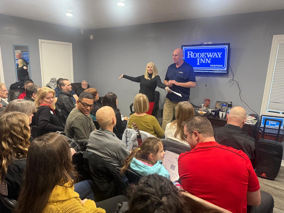 RodewayOR189's tweet image. What a Fantastic Morning at Rodeway Inn Medford!
We were absolutely thrilled to host the Greeters today, and it truly was a morning to remember. A HUGE thank you to The Chamber of Medford &amp;amp; Jackson County and all our amazing Greeters friends for making this gathering so special.