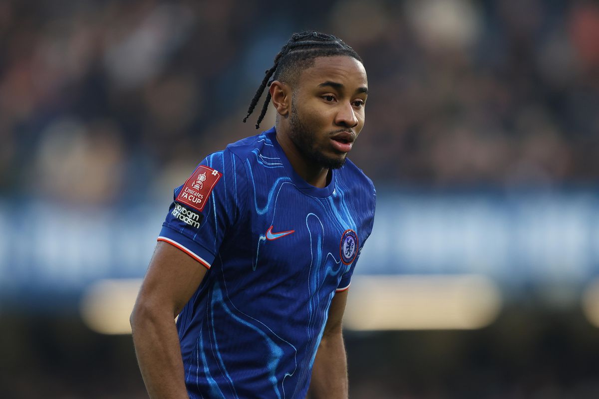 Mathys Tel could still rethink his decision to stay at Bayern before the end of the window after he had no minutes against Wolfsburg and Feyenoord. Marseille have enquired about a loan deal for Tel to replace Elye Wahi. Meanwhile, Christopher Nkunku still wants to join Bayern and