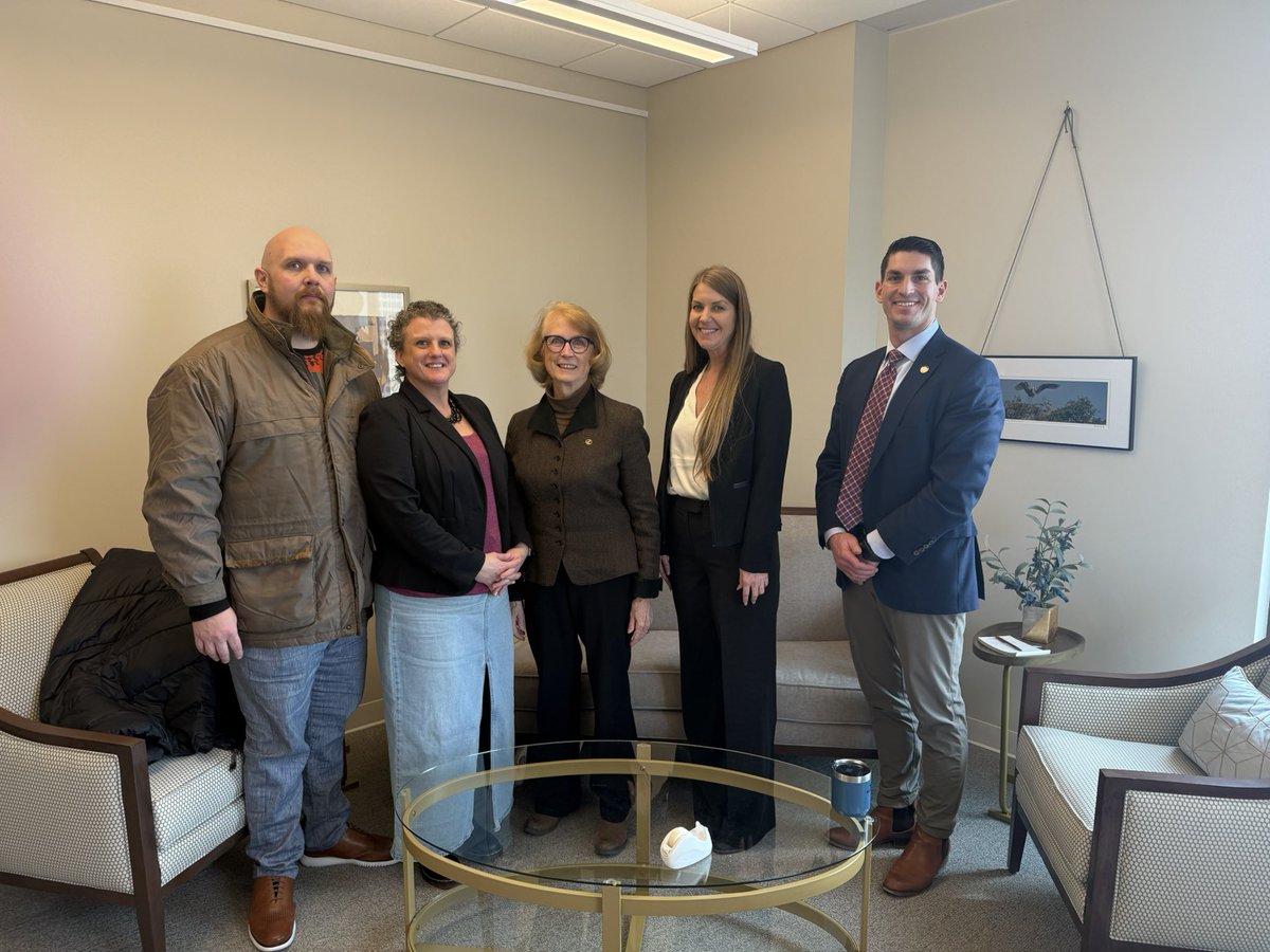 VA_SmokeFree's tweet photo. VSFA Lobby day was a success! Thankful for the relationships we’ve built through our advocacy efforts. We’ll have a legislative update on our member page. If you do business in VA, we’d love to have your support! https://t.co/7oi5X0Ds95