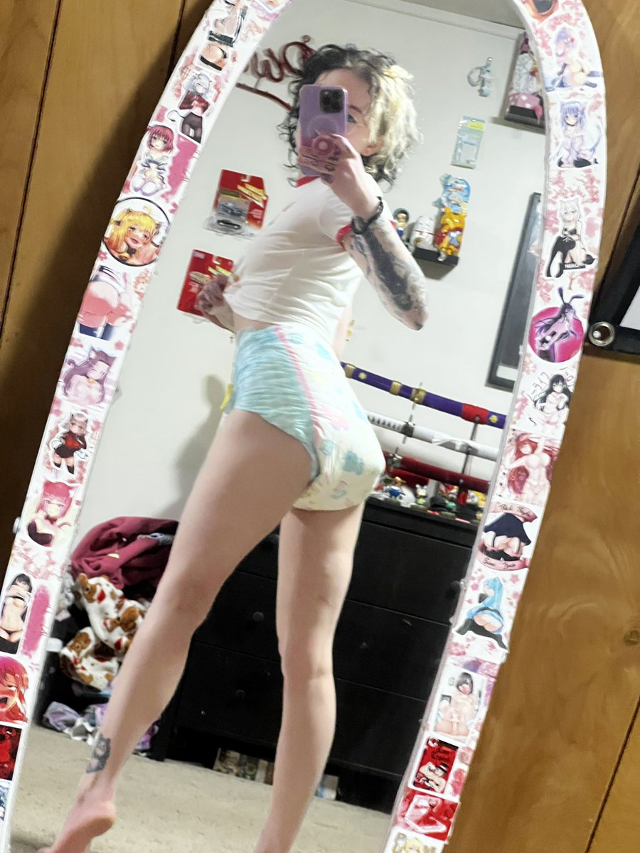 theerussiand0ll's tweet photo. Crazy haired diaper girl loves showing off her bottom for you https://t.co/bfuoP3qcid