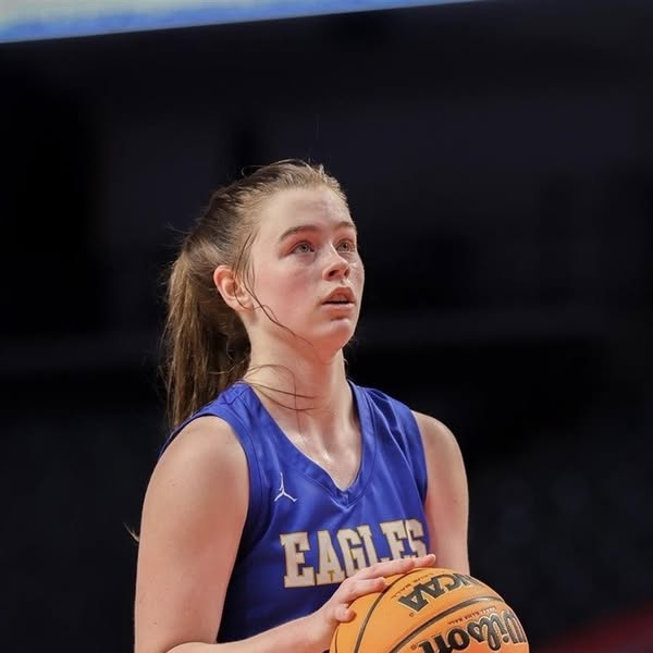 ahsaaradio's tweet photo. AHSAA Basketball Spotlight presented by Majestic Caverns - https://t.co/1MdWAvsb9N
ELLA DICKERSON, COLD SPRINGS: Had a season-high 33 points in a 67-33 win over Winston County and scored 24 points in a 68-40 triumph over Falkville as Cold Springs (13-6) posted two Class 1A, Area 11 victories. Dickerson, a junior, had 1,215 career points after the two wins.