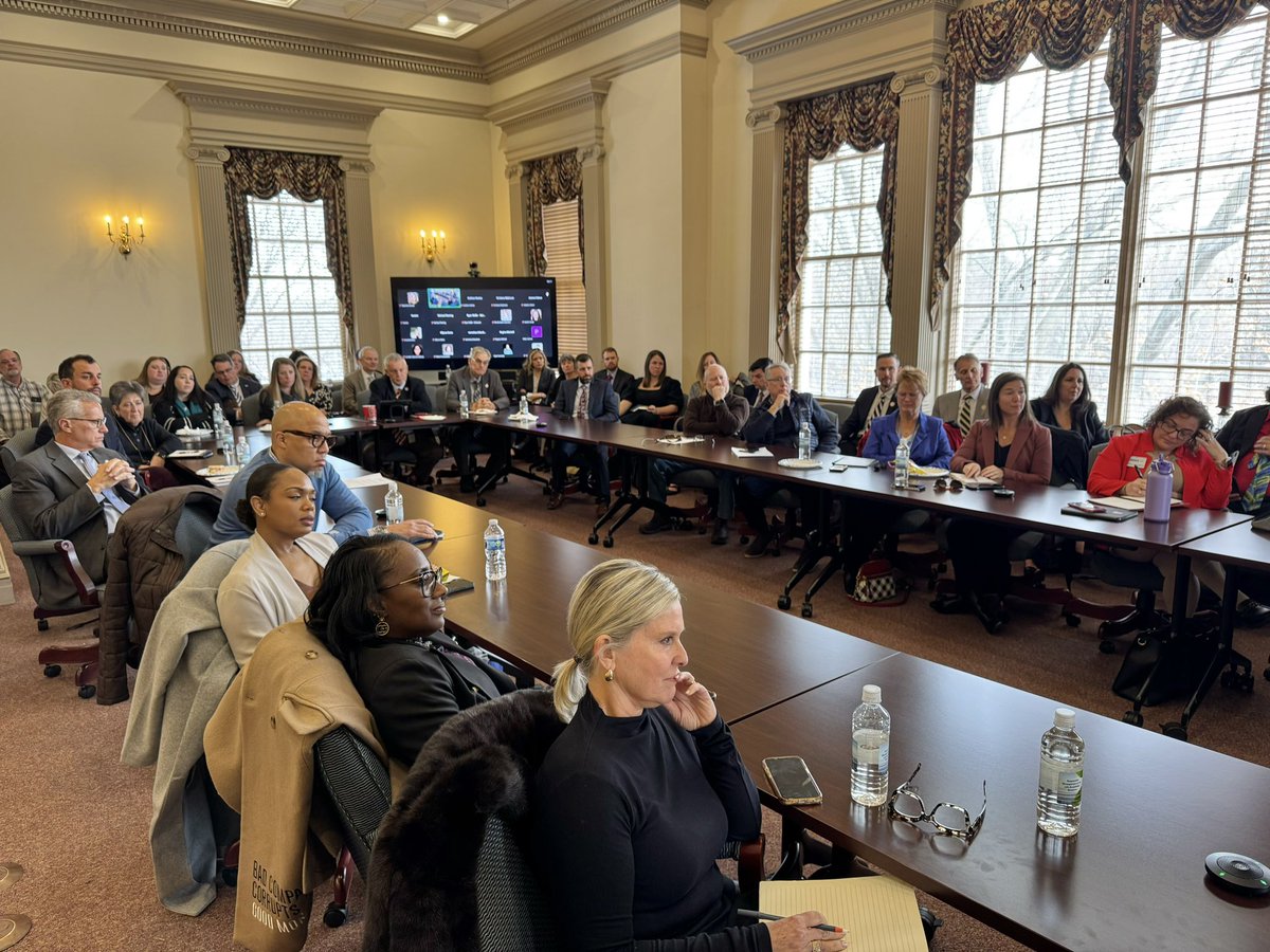 Today, the Delaware Black Chamber of Commerce joined the House Small Business Caucus meeting, where we had the honor of welcoming Governor Meyer and Division of Small Business Director CJ Bell. It was an inspiring conversation about the future of small business in Delaware.