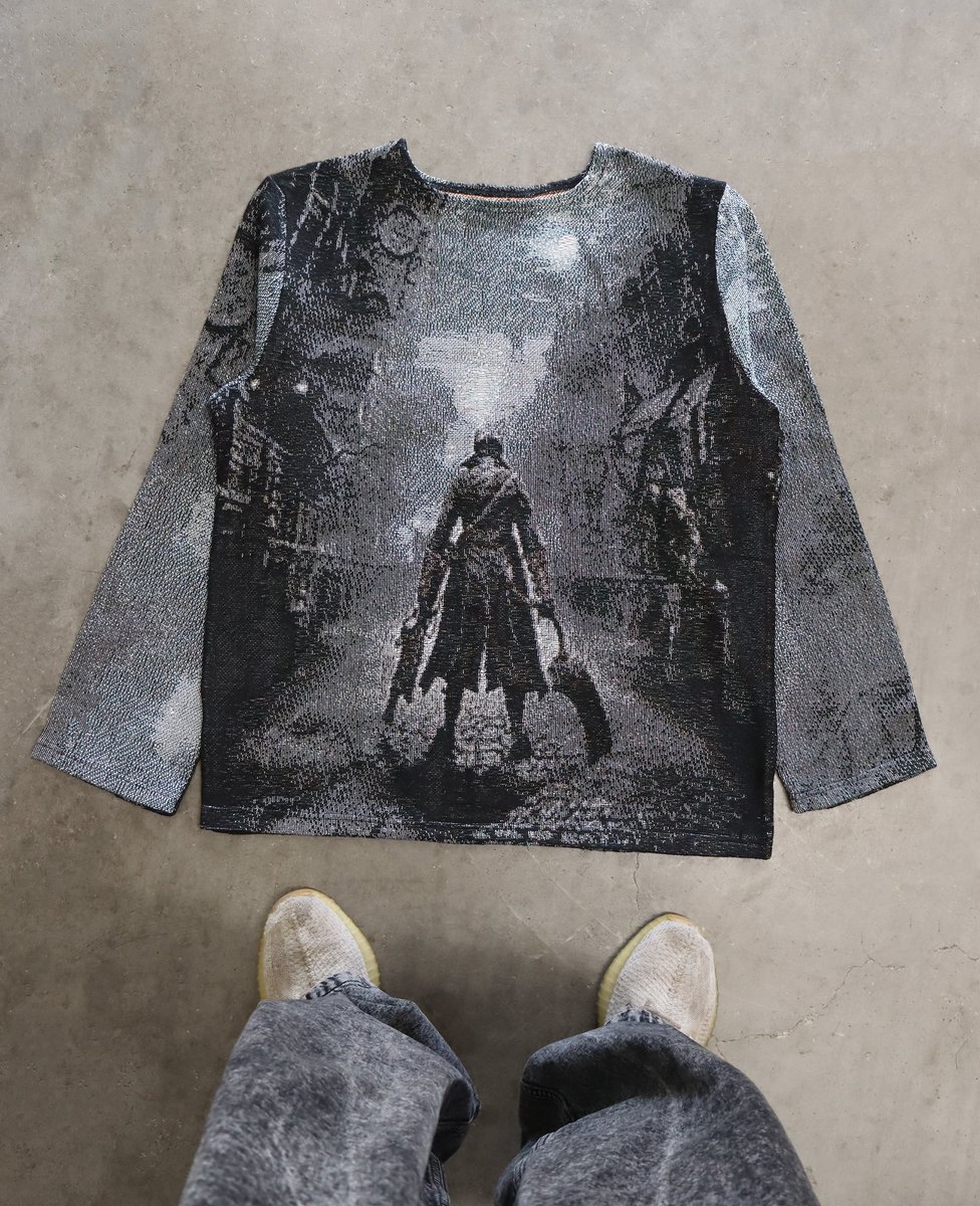 4xx1111's tweet photo. I MADE SOME WOVEN SOULSBORNE CREWNECKS https://t.co/A6pvD6WX4x