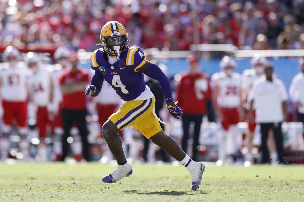 Frederick M Ards III (@behumblefredd) on Twitter photo BLESSED TO RECEIVE AN OFFER FROM THE LSU 🐯💜💛<a href="/JonesHSFootball/">Jones Tigers Football</a> <a href="/JohnGarcia_Jr/">John Garcia, Jr.</a> <a href="/Rivals/">Rivals</a> <a href="/adamgorney/">Adam Gorney</a> <a href="/Rivals/">Rivals</a> <a href="/On3Keith/">Keith Niebuhr</a> <a href="/ChadSimmons_/">ChadSimmons</a> <a href="/JveonBush/">J’veon Bush</a> <a href="/LSUfootball/">LSU Football</a> @Geaux_TB_TB <a href="/tbellaire08/">Thomas Bellaire</a> <a href="/coachNmoody/">Nick Moody</a> <a href="/JeremyO_Johnson/">Jeremy Johnson</a> <a href="/RivalsCamp/">Rivals Camp Series</a> @<a href="/RivalsFriedman/">Adam Friedman</a> BLESSED TO RECEIVE AN OFFER FROM THE LSU 🐯💜💛<a href="/JonesHSFootball/">Jones Tigers Football</a> <a href="/JohnGarcia_Jr/">John Garcia, Jr.</a> <a href="/Rivals/">Rivals</a> <a href="/adamgorney/">Adam Gorney</a> <a href="/Rivals/">Rivals</a> <a href="/On3Keith/">Keith Niebuhr</a> <a href="/ChadSimmons_/">ChadSimmons</a> <a href="/JveonBush/">J’veon Bush</a> <a href="/LSUfootball/">LSU Football</a> @Geaux_TB_TB <a href="/tbellaire08/">Thomas Bellaire</a> <a href="/coachNmoody/">Nick Moody</a> <a href="/JeremyO_Johnson/">Jeremy Johnson</a> <a href="/RivalsCamp/">Rivals Camp Series</a> @<a href="/RivalsFriedman/">Adam Friedman</a>