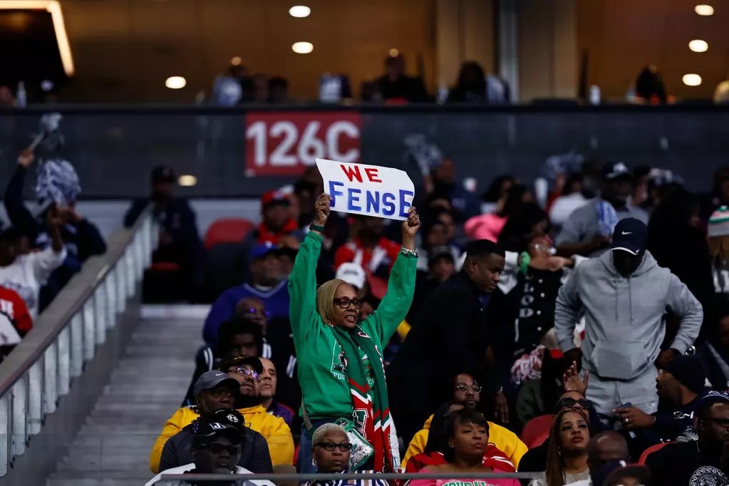 1400Klub's tweet photo. Our fans are our besties! #THEEiLove
#TigerNation
#JSUFamily
#JSUTigers
#WeAreJSU
#TigersRoar
#JSUStrong
#PrideOfTheSouth
#JacksonStatePride
#TigerSpirit
#JSUForLife https://t.co/Si9utbrmiK