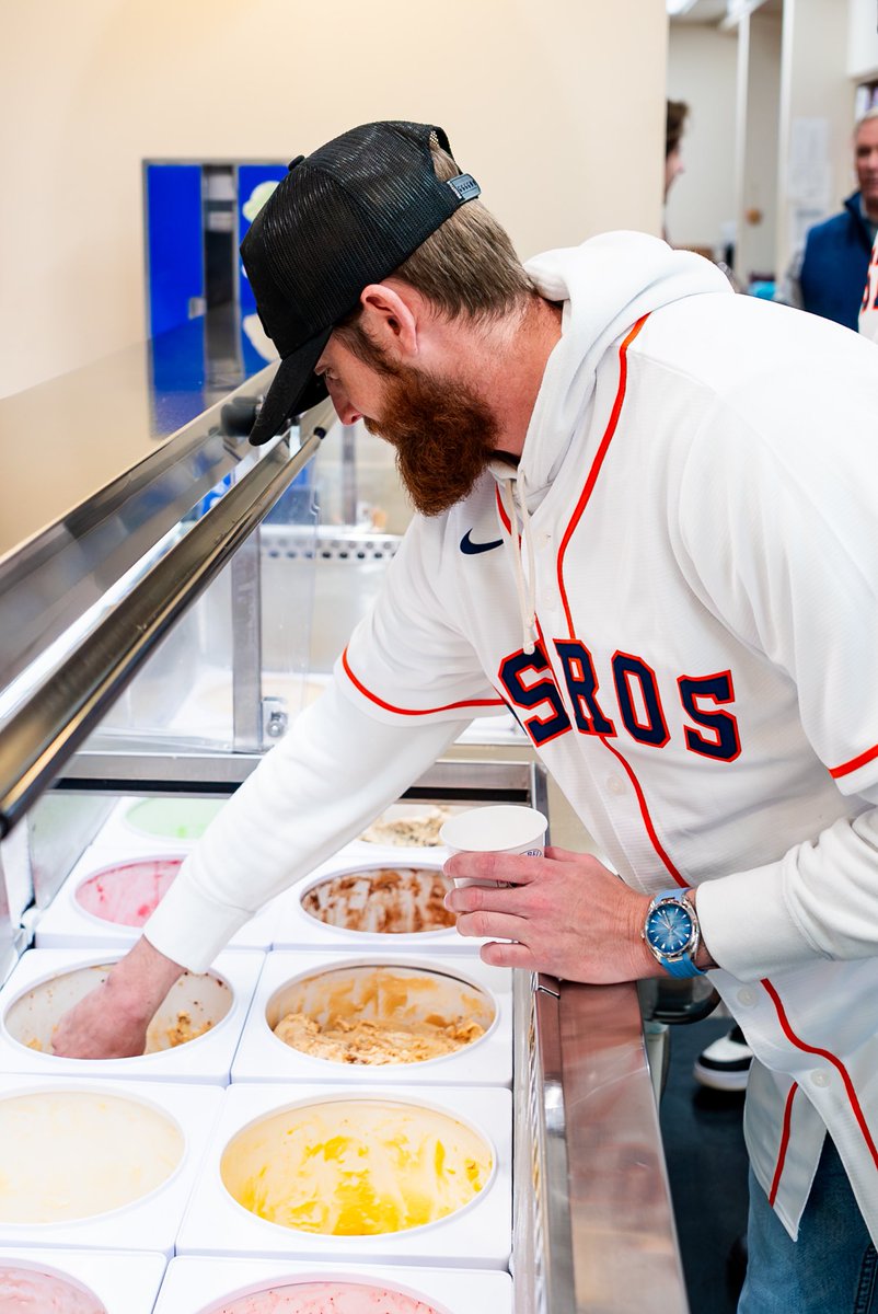 astros's tweet photo. Kicking off #AstrosCaravan in Austin!

Fans were in for a sweet treat at @ILoveBlueBell! https://t.co/YQVB6ZmaVO