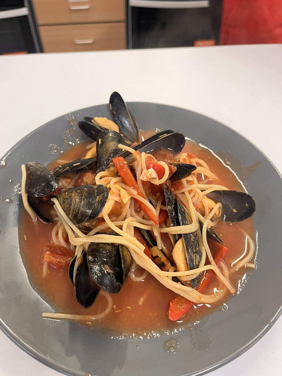 A few of our students loving their <a href="/HeroesFish/">fish.heroes</a> session with Mighty Mussels!! 🐟💪🏻 they did a fabulous job and loving eating them! 
<a href="/Outwood_Valley/">Outwood Academy Valley</a> <a href="/OGATrust/">Outwood Family</a> <a href="/FoodTCentre/">FoodTeachersCentre</a> #fishhero #mightymussels