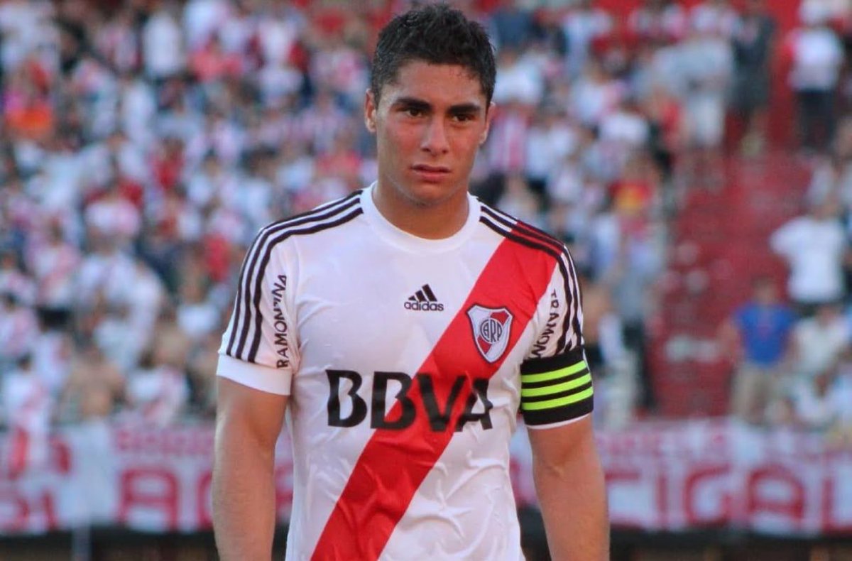 MERCADO DE PASES: Bomba por Escobar

Ezequiel Cirigliano el ex River, en Las próximas horas puede convertirse en Refuerzo de Deportivo Somra.

Además de River, Jugo en estos  Clubes 

Godoy Cruz, Tigre, Atlético Tucuman, pasos por el Fútbol Extranjero
Ampliare
