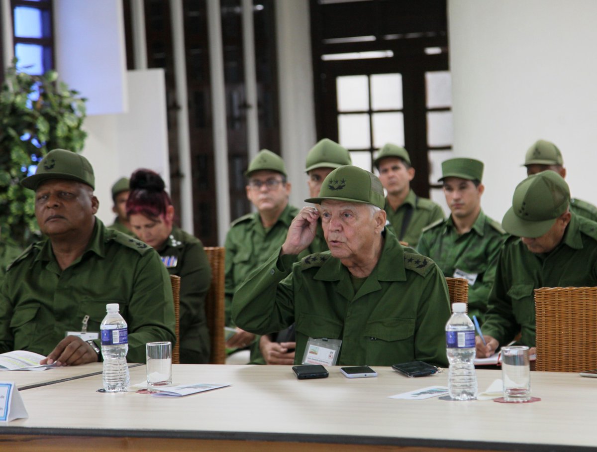 El ejercicio Bastión 2024 refuerza la defensa y la unidad del pueblo cubano. #Bastión2024 #SanctiSpíritusEnMarcha #PuebloUniformado <a href="/DiazCanelB/">Miguel Díaz-Canel Bermúdez</a> <a href="/DrRobertoMOjeda/">Dr. Roberto Morales Ojeda</a> <a href="/PartidoPCC/">Partido Comunista de Cuba</a> <a href="/MinfarC/">Minfar_Cuba</a> @Minint_Cuba <a href="/MEspirituana/">@MariposaEspirituana</a> .